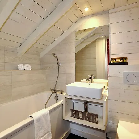 Chalet Charming 8 En Bedrooms